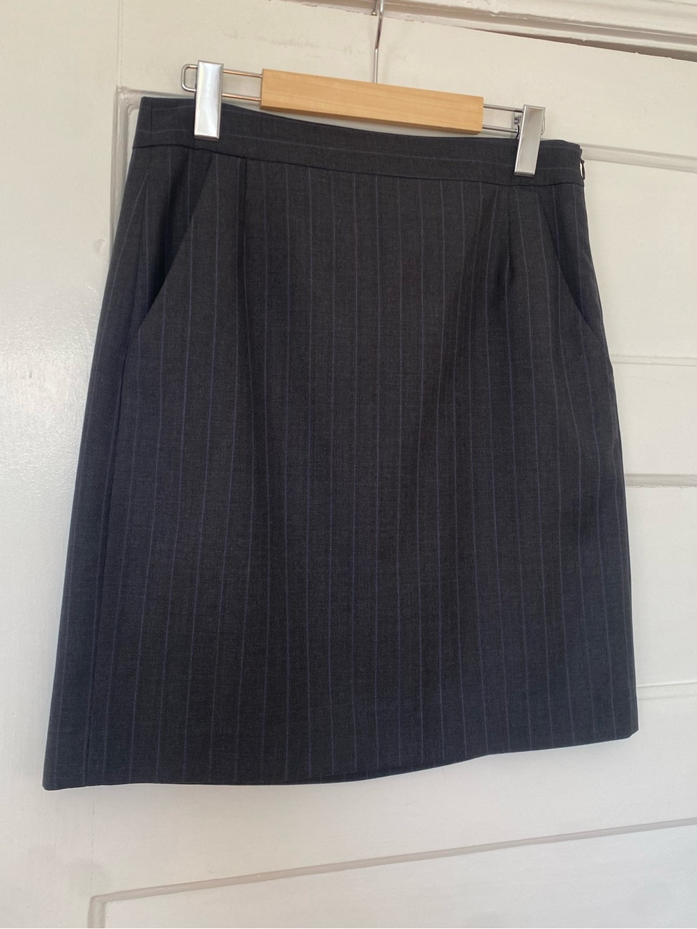 Theory Ginang fine wool classic pinstripe skirt